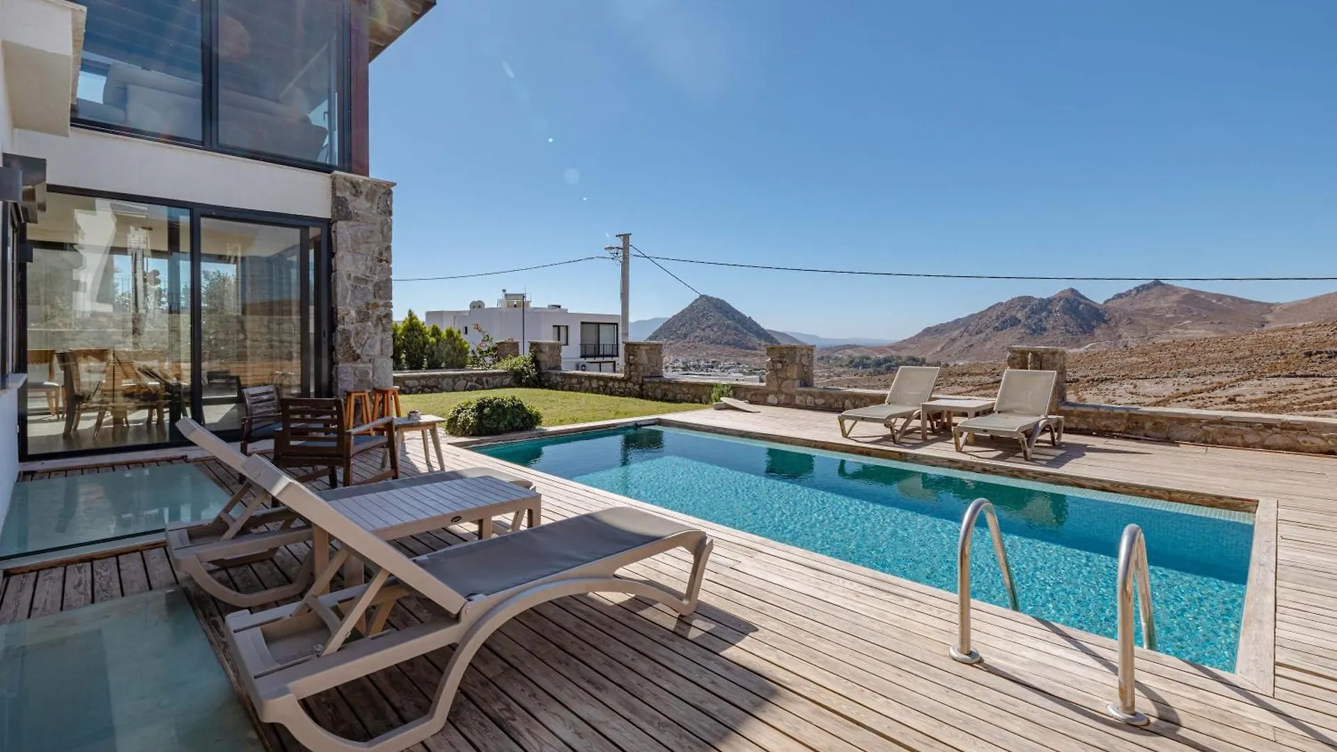 Elegant Villa Private Pool & Stunning Views Αλικαρνασσός