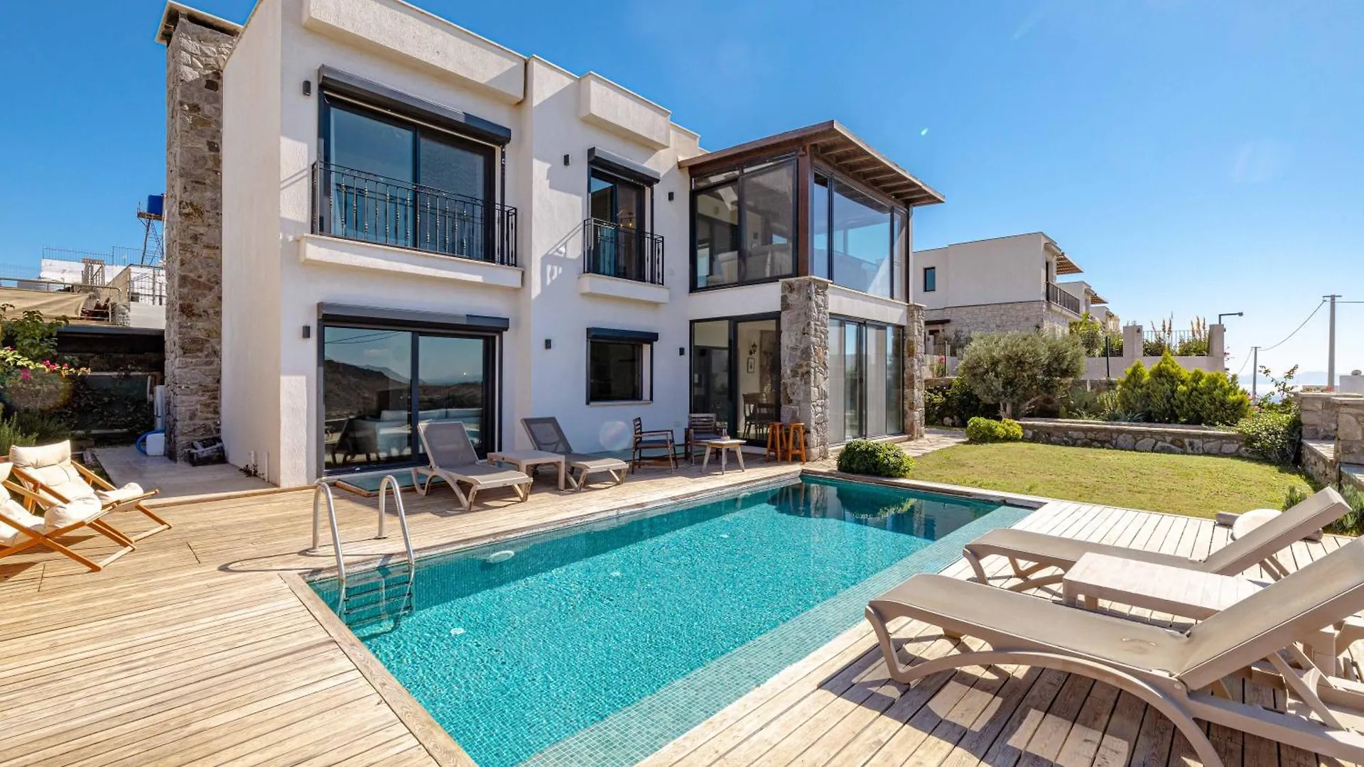 Elegant Villa Private Pool & Stunning Views location